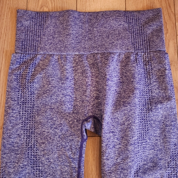 Gymshark Butt Lifting Crop Leggings - Picture 2 of 11